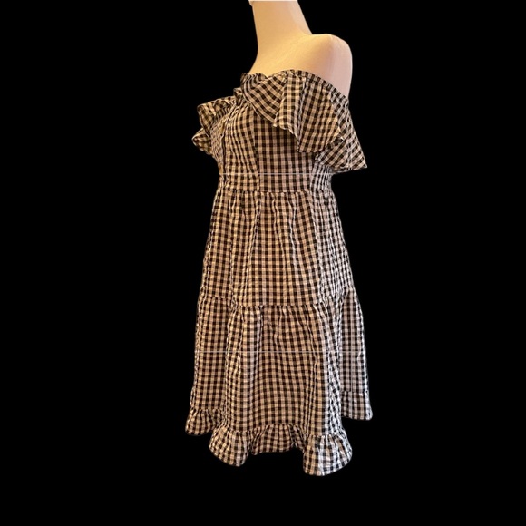 NEW ASOS DESIGN Bandaeau Tiered Mini Sundress in Mono Gingham. Size 4 - Picture 9 of 16